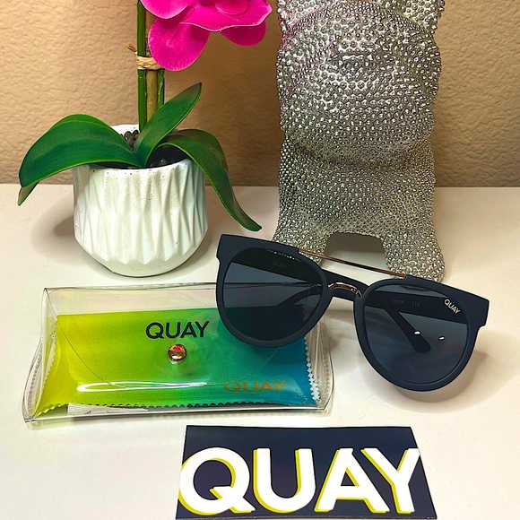 QUAY Odin Sunglasses Black Frame Blackout Lenses - Picture 10 of 11